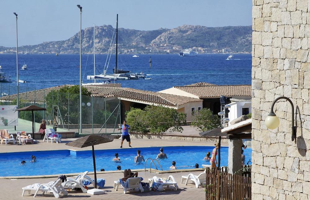 بالاو Club Esse Residence Capo D'Orso المظهر الخارجي الصورة