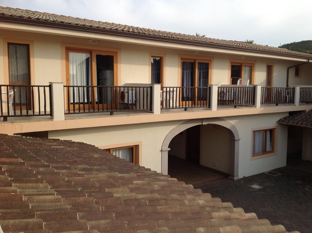 بالاو Club Esse Residence Capo D'Orso المظهر الخارجي الصورة